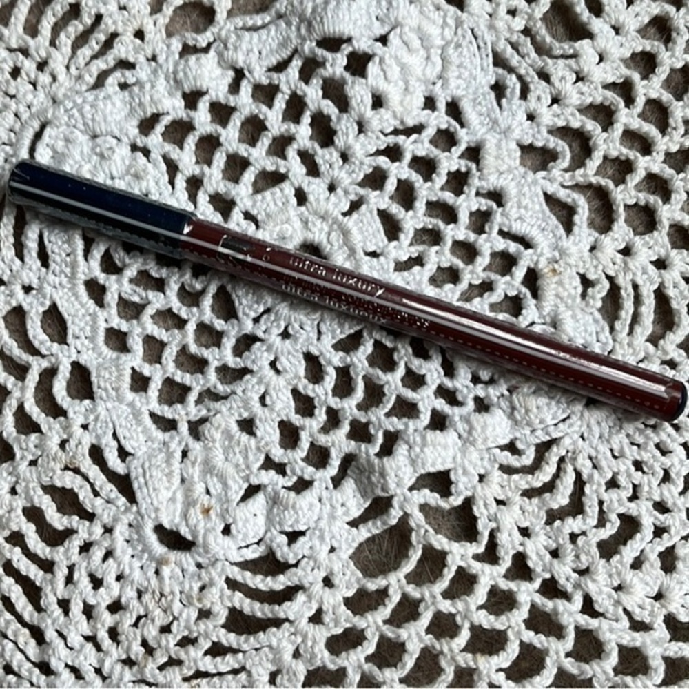 Avon Ultra Luxury Lip Liner Neutral New